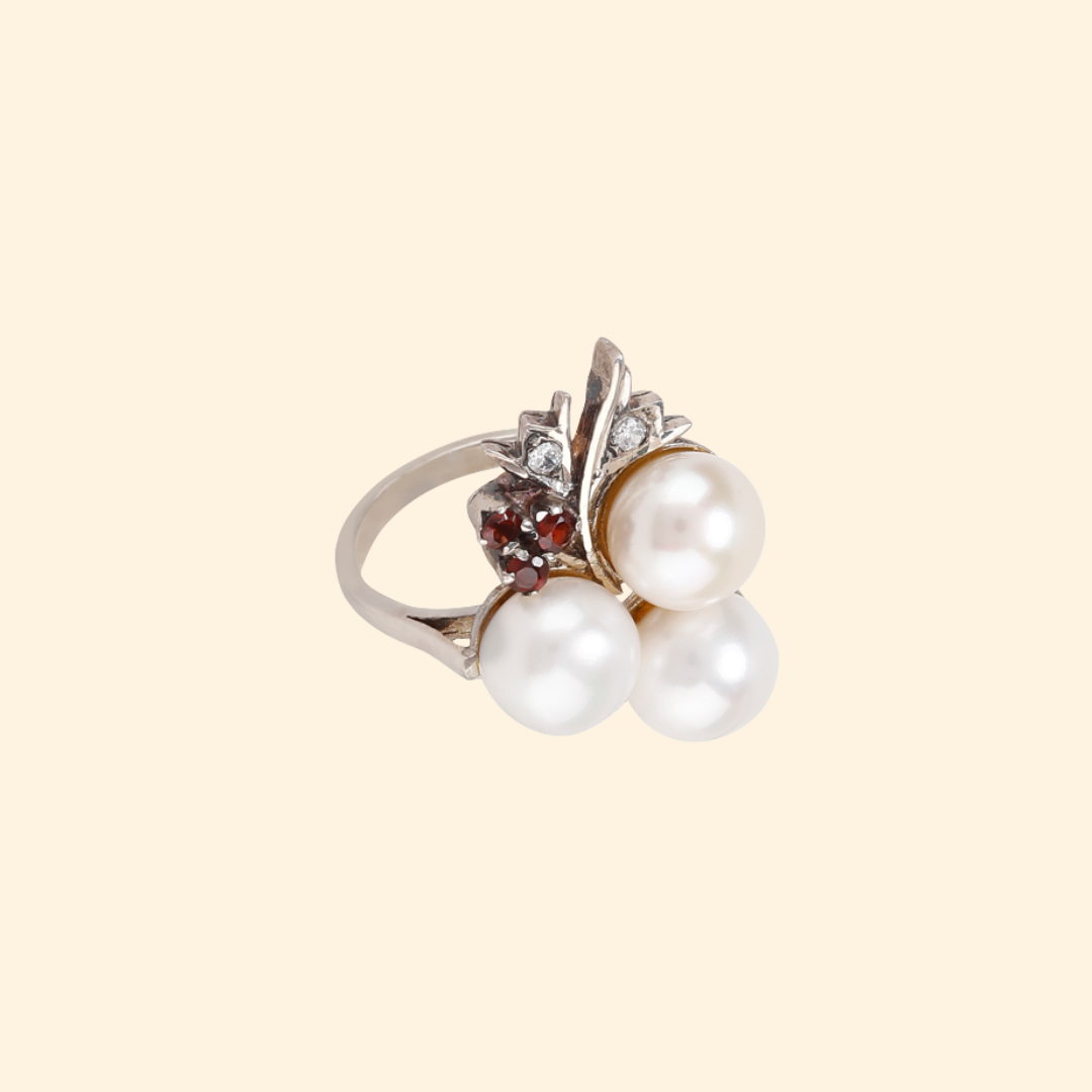 White Pearl Grape Ring