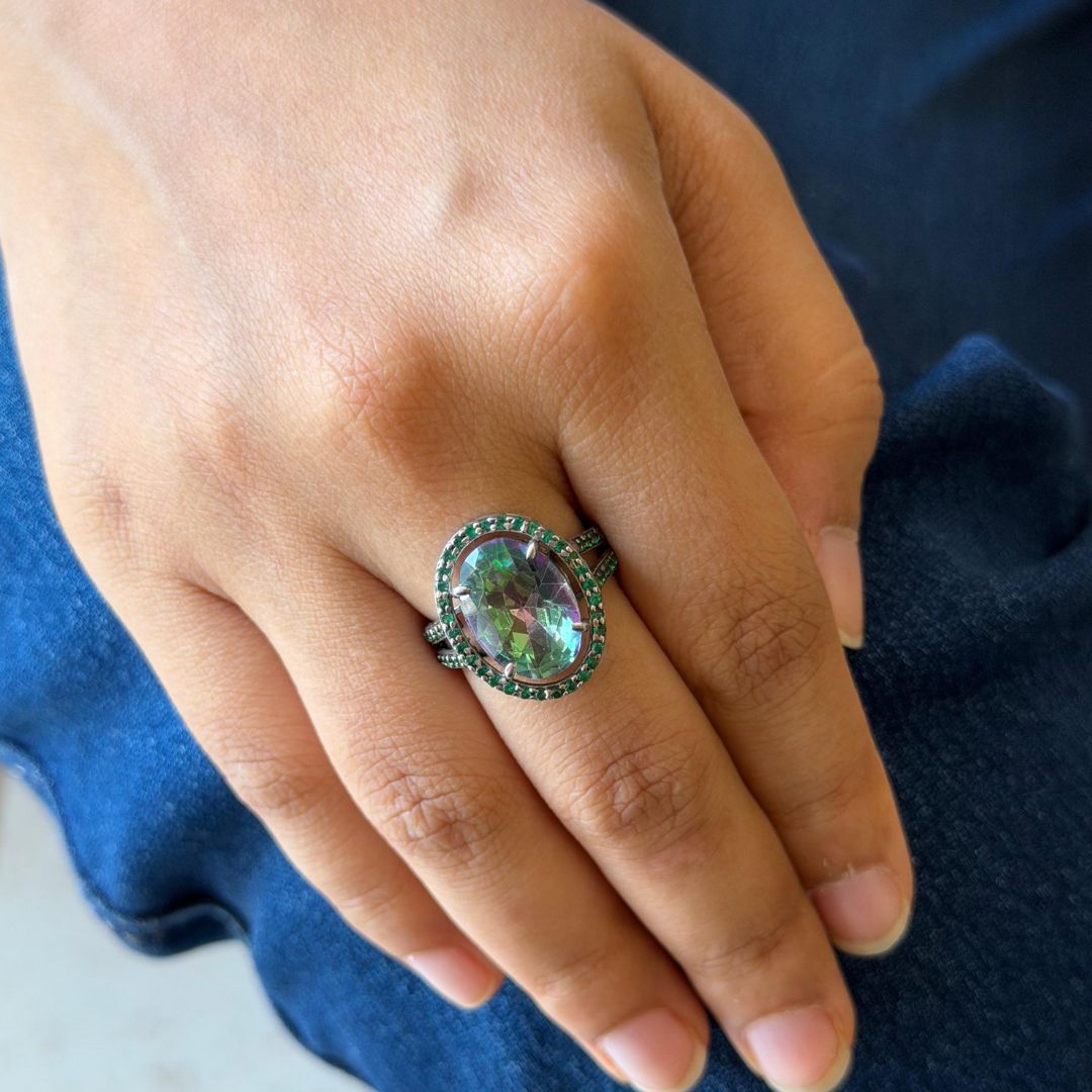 Corallina Oval Ring in Mystic Quartz