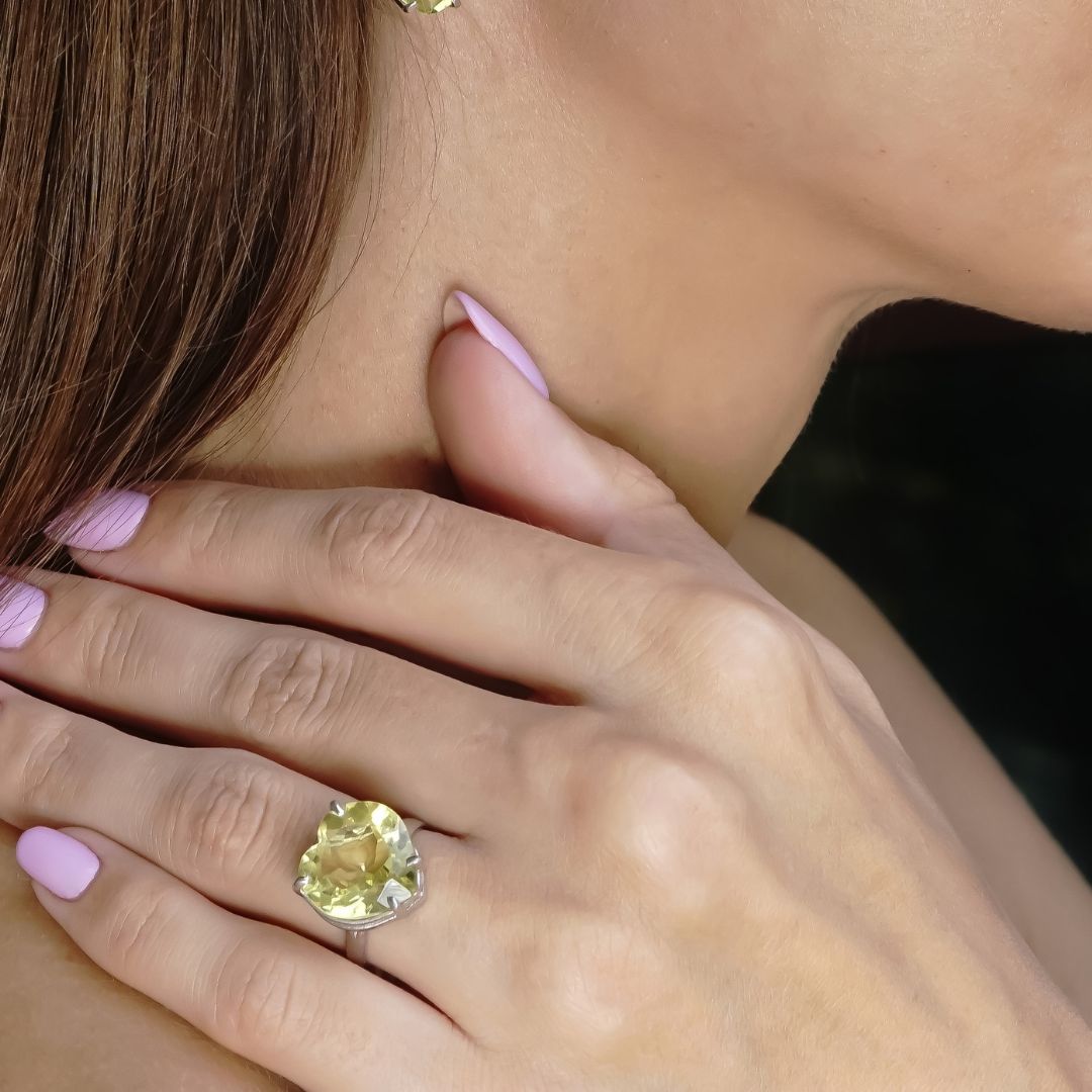 Fluttering Love Knot Ring & Earring Set in Lemon Quartz