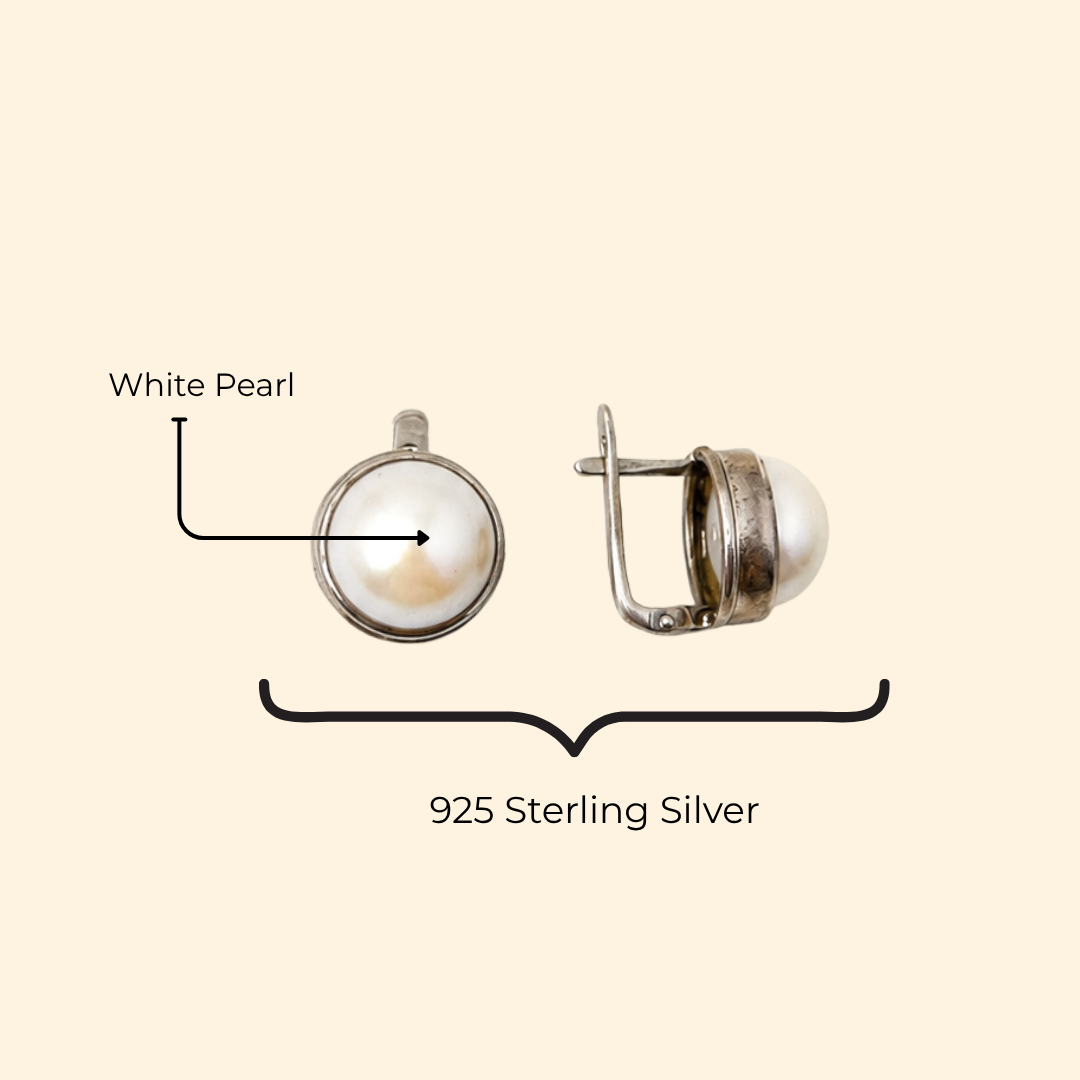 Classic Earrings in White Pearl