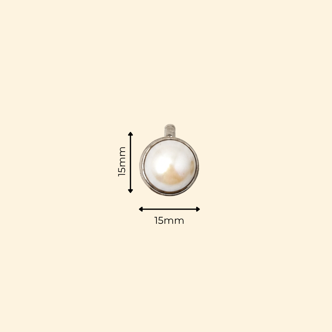 Classic Earrings in White Pearl