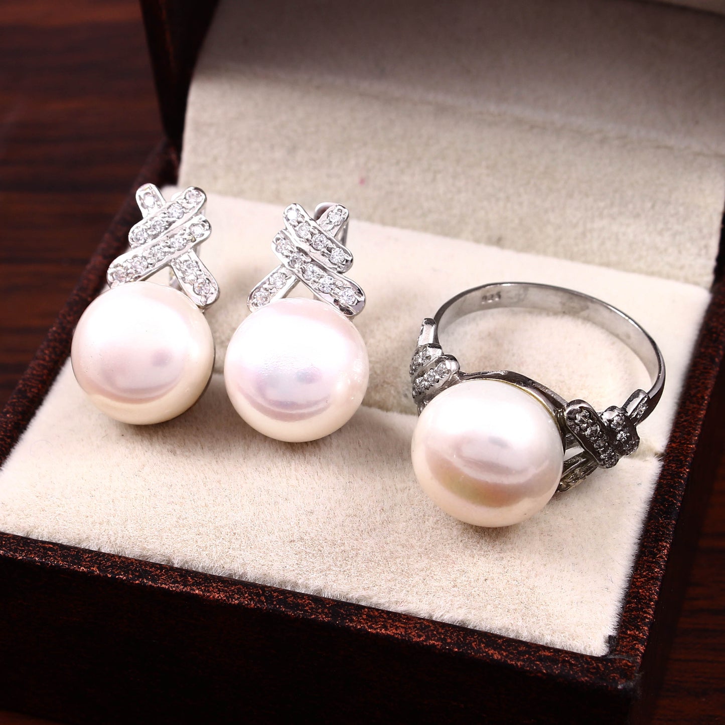 Criss Cross Pearl Ring & Earring Set