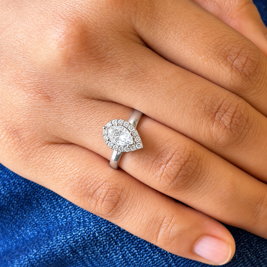 Corallina Pear Ring in Zirconia