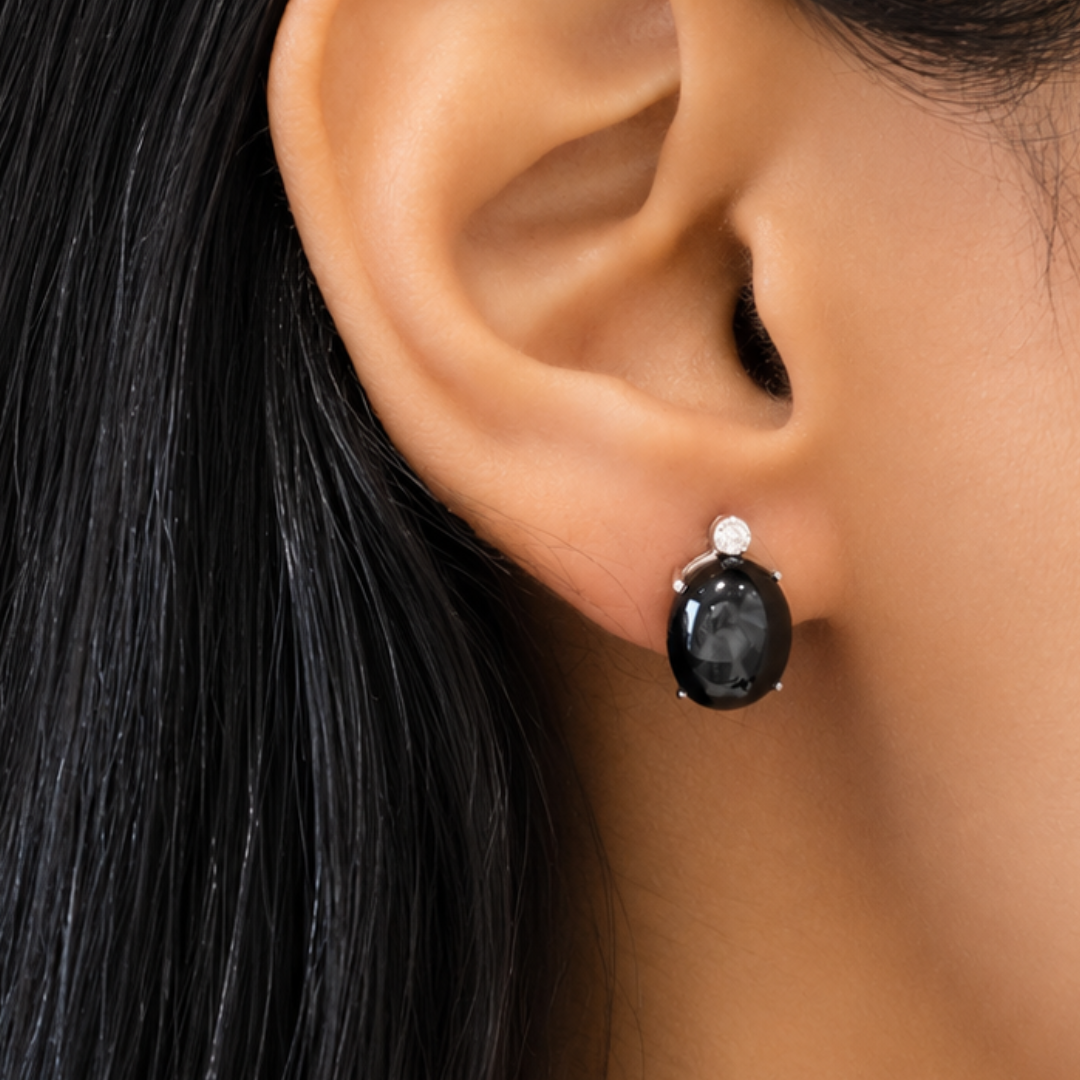 Shooting Star Oval Earrings in Black Star