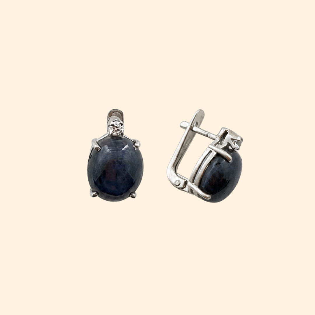 Shooting Star Oval Earrings in Star Sapphire