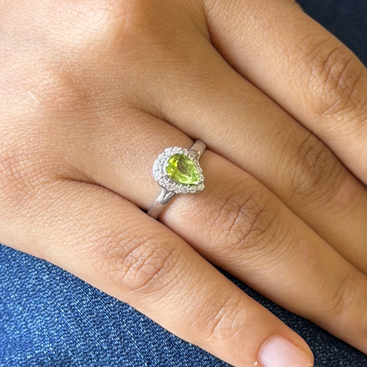 Pear Corallina Ring in Peridot
